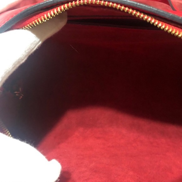 Louis Vuitton  Red Epi Souflott bag with pouch! - Picture 7 of 17